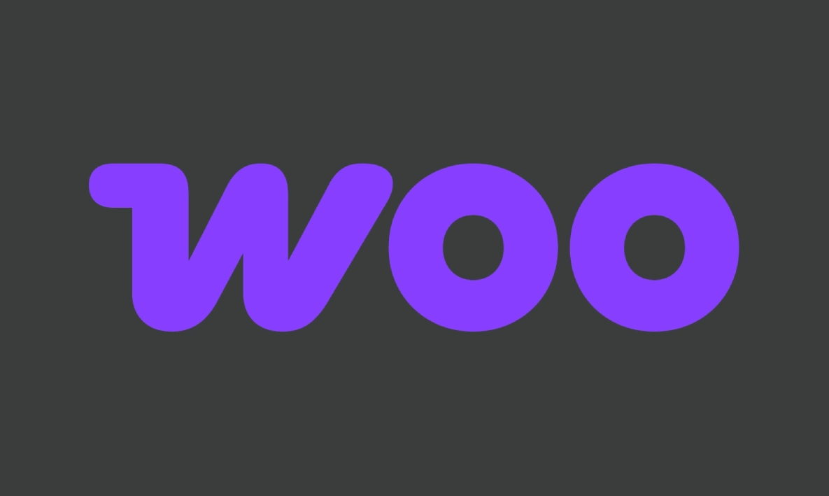 WooCommerce-verkkokaupat logo kuvattuna tummalla taustalla.